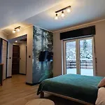 Couette-café Olimpijska 54 Z Prywatnym Jacuzzi Na Tarasie 3*